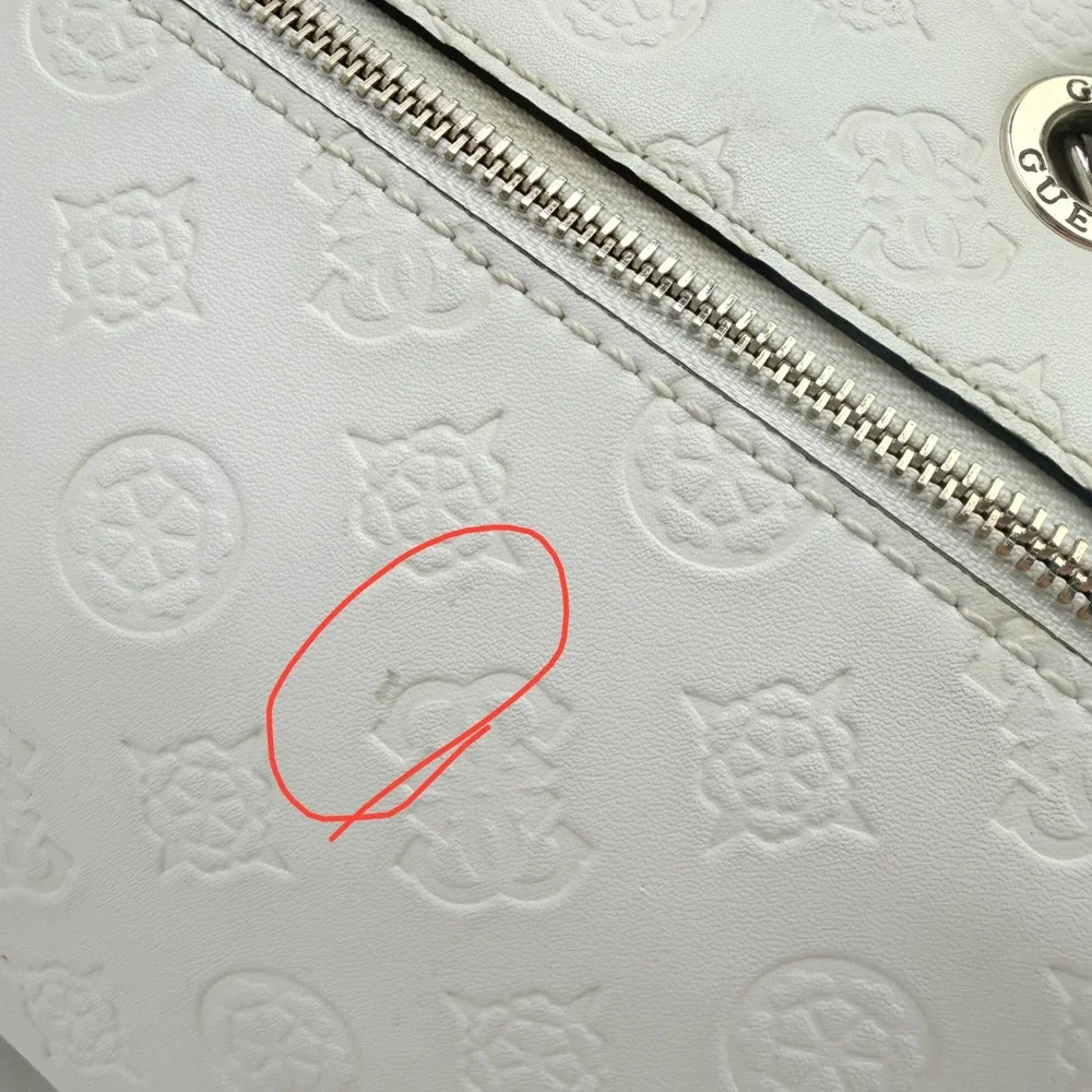 GUESS Logo Love Satchel White Faux Leather Y2K Style Girlfriend Shoulder‎ Bag